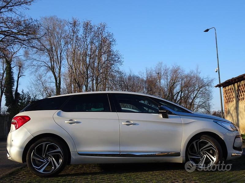 Usata DS Automobiles DS5 Sport Chic 181 CV (133 kW) 2017 Bianco Utilitaria