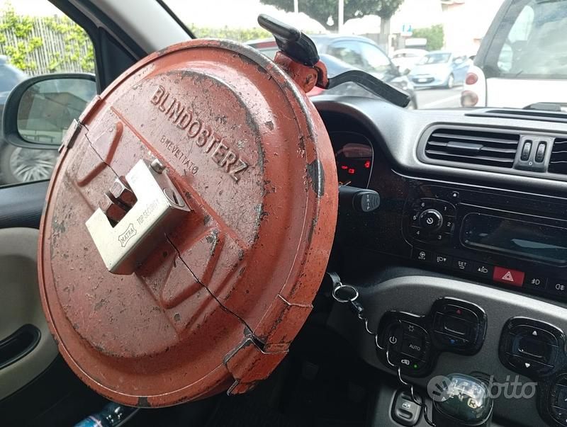 Usata Fiat Panda Lounge 69 CV (50 kW) 2016 Bianco Utilitaria