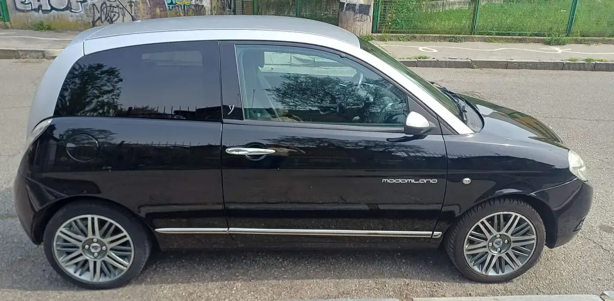 Usata Lancia Ypsilon 60 CV (44 kW) 2008 Nero Utilitaria