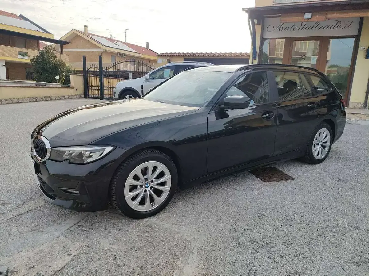 Usata BMW 320 Advantage 190 CV (139 kW) 2020 Nero Station wagon