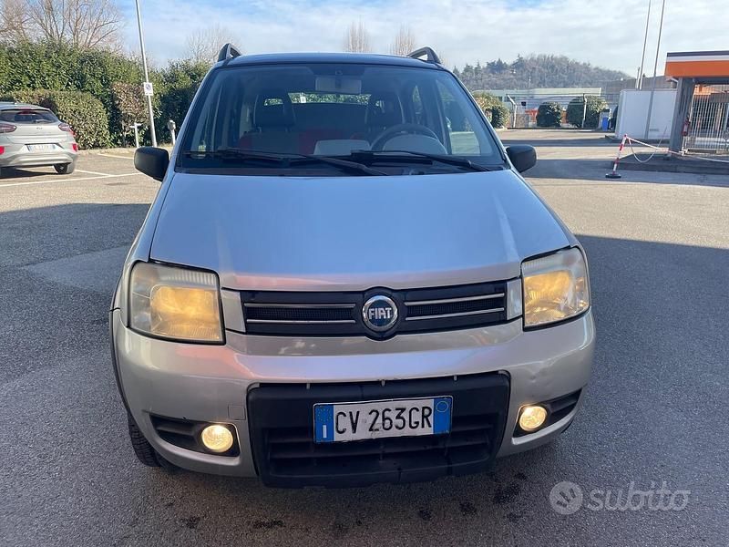 Grigio Usata 2005 Fiat Panda 4x4 Due volumi | 2500 € (Super prezzo) - Immagine 1/4