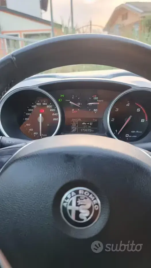 Usata Alfa Romeo Giulietta 120 CV (88 kW) 2019 Bluazzurro Utilitaria