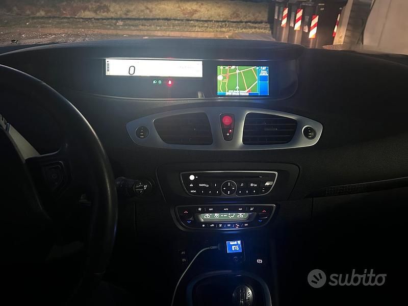 Usata Renault Scénic III Dynamique 110 CV (80 kW) 2010 Monovolume