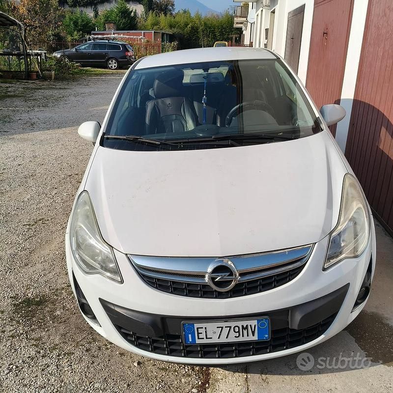 Usata Opel Corsa 86 CV (63 kW) 2011 Bianco Utilitaria