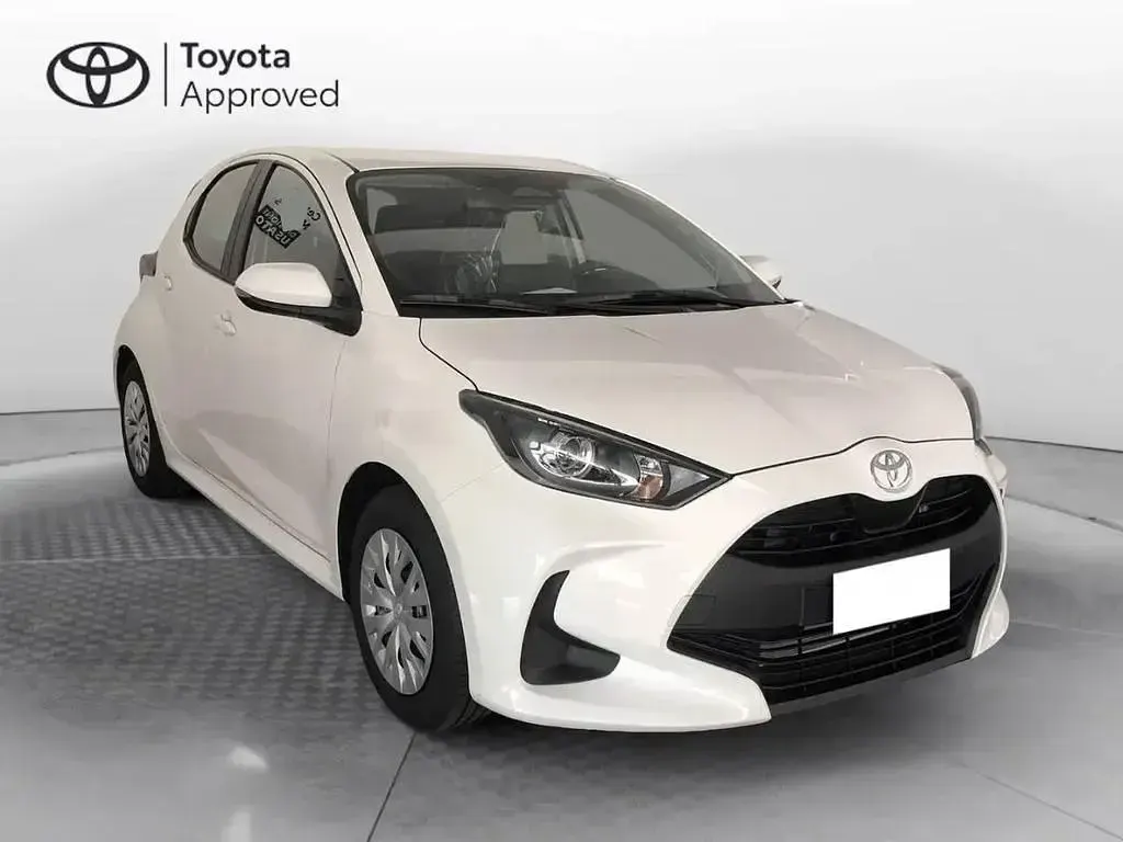 Nuova Toyota Yaris Hybrid 116 CV (85 kW) 2026 Grigio Berlina