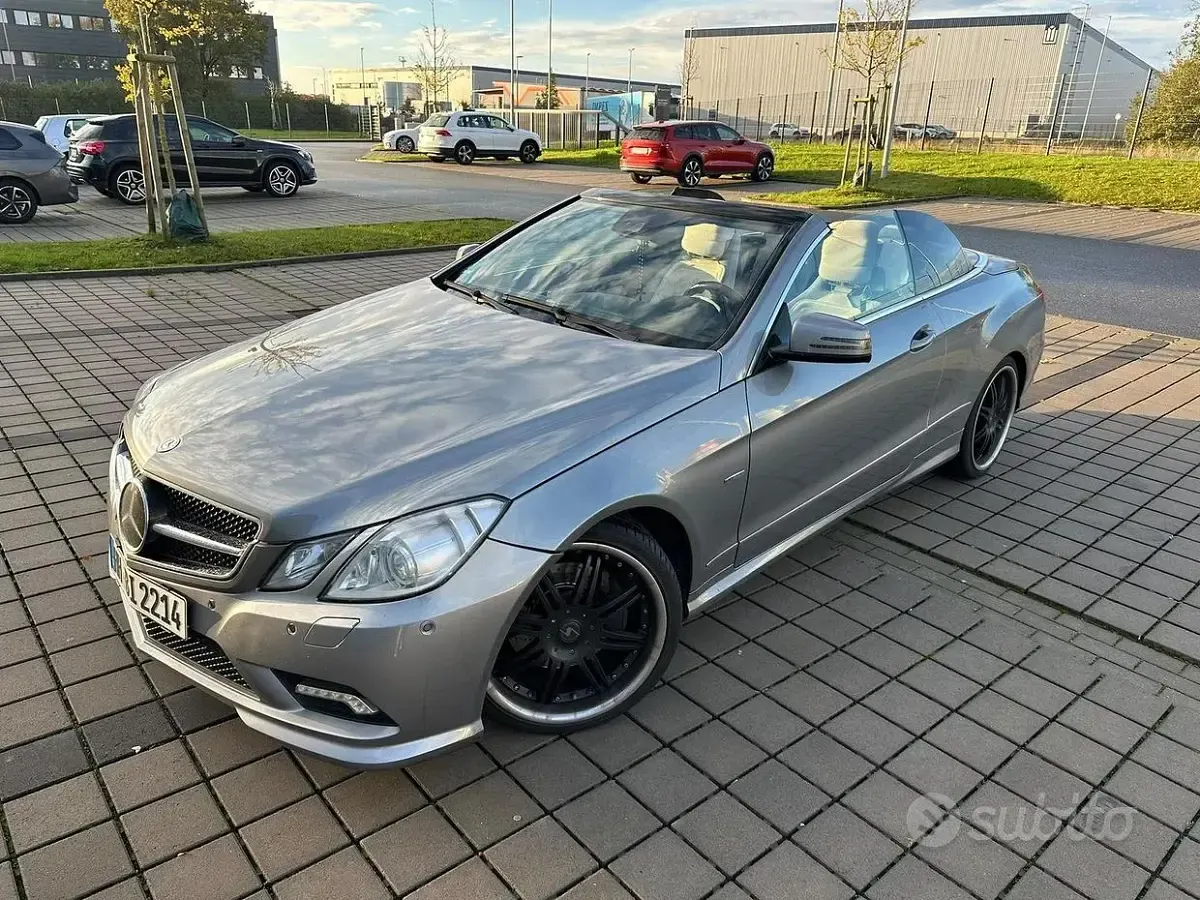 Usata Mercedes E350 272 CV (200 kW) 2010 Grigio