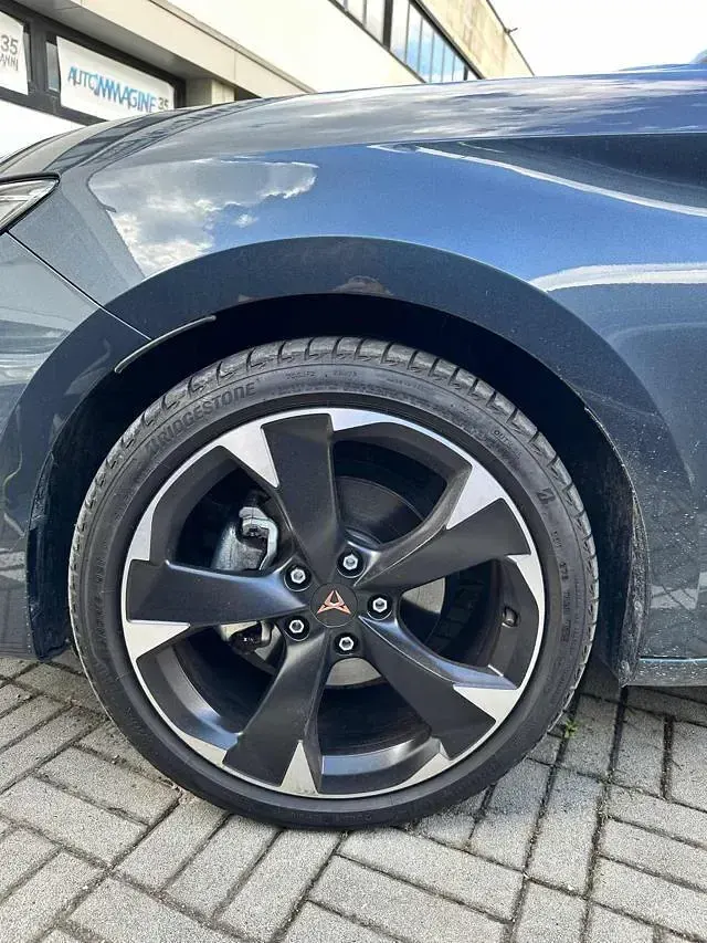 Usata Cupra Leon 150 CV (110 kW) 2025 Nero metallizzato Berlina