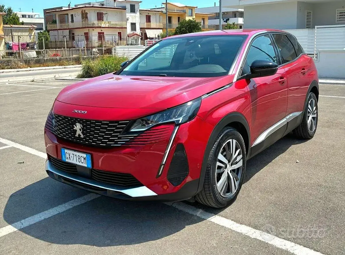 Usata Peugeot 3008 Allure 131 CV (96 kW) 2022 Rosso SUV