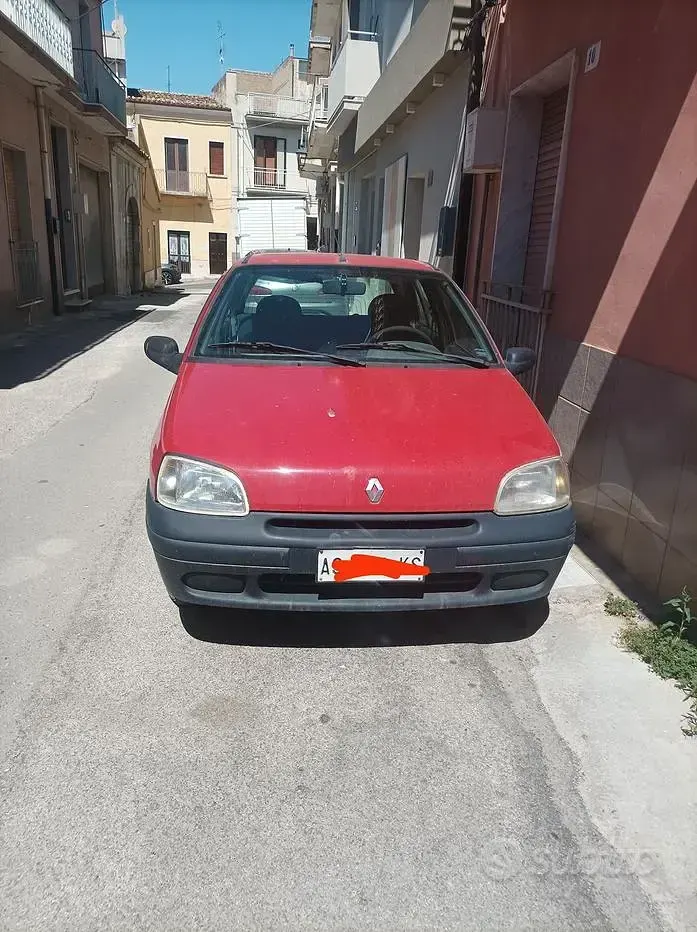 Usata Renault Clio 58 CV (42 kW) 1997 Rosso Utilitaria