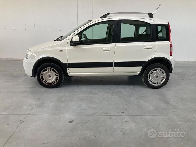 Usata Fiat Panda Climbing 77 CV (56 kW) 2011 Bianco Utilitaria