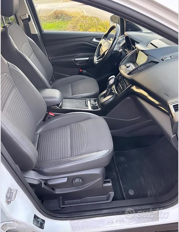 Usata Ford Kuga ST-Line 120 CV (88 kW) 2018 Bianco SUV