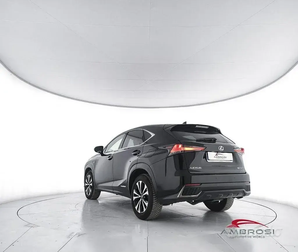 Usata Lexus NX300h Sport Line 292 CV (214 kW) 2021 Nero SUV