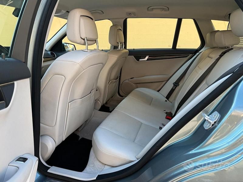 Usata Mercedes C220 Avantgarde 170 CV (125 kW) 2011 Grigio Station wagon