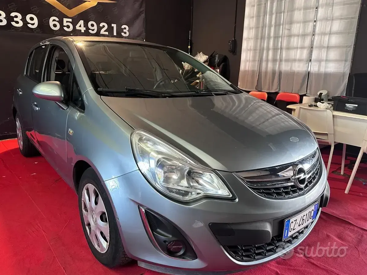 Usata Opel Corsa Edition 120 CV (88 kW) 2012 Grigio Utilitaria