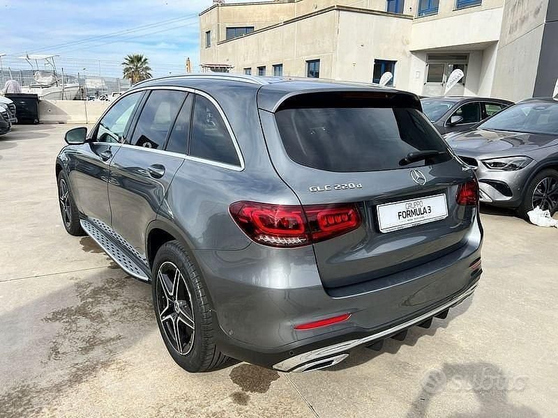 Usata Mercedes GLC220 Premium 194 CV (142 kW) 2022 Grigio SUV