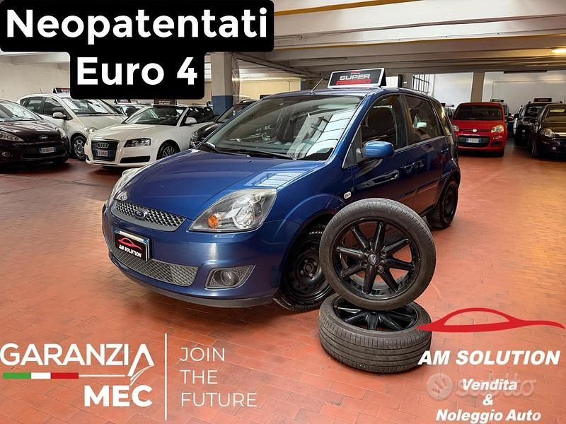 Usata Ford Fiesta 75 CV (55 kW) 2008 Blu Utilitaria