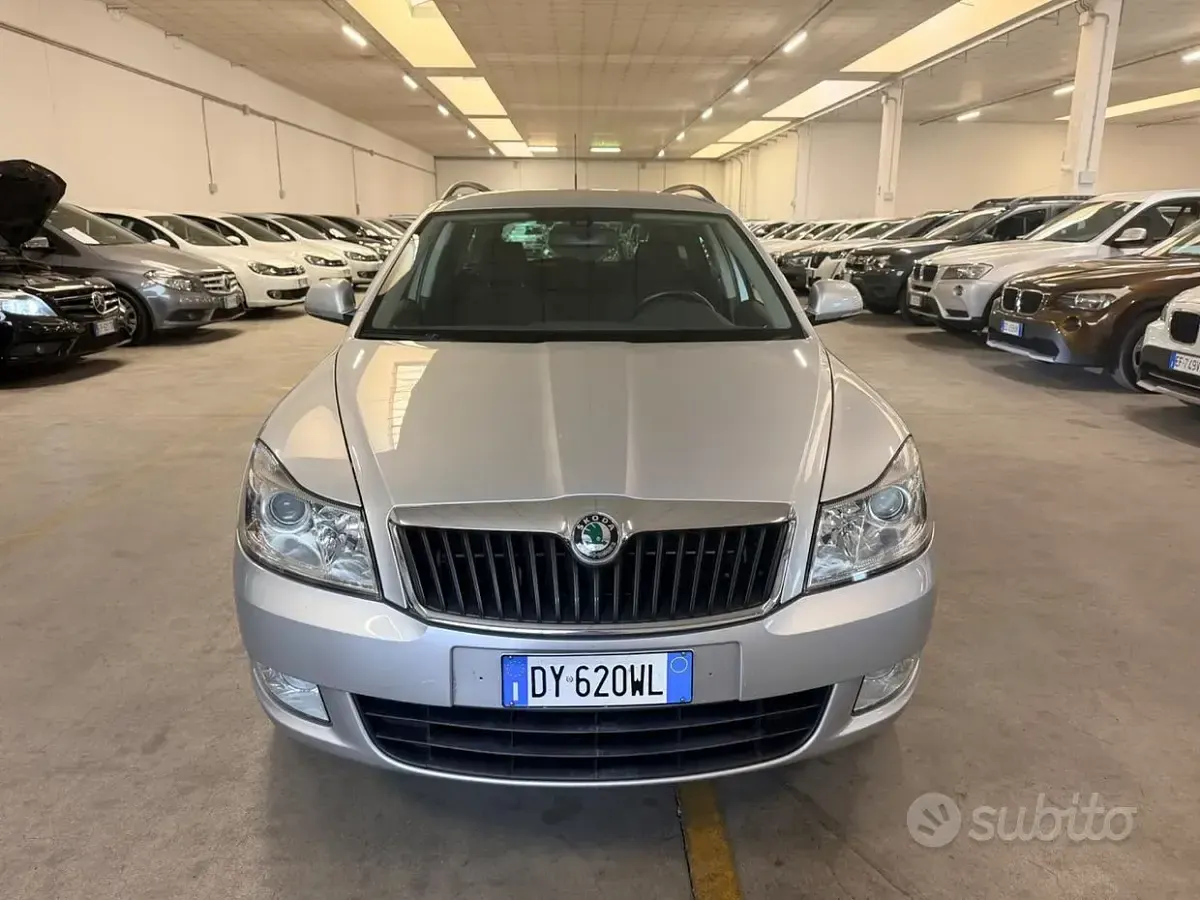 Usata Skoda Octavia Comfort 105 CV (77 kW) 2009 Grigio Station wagon