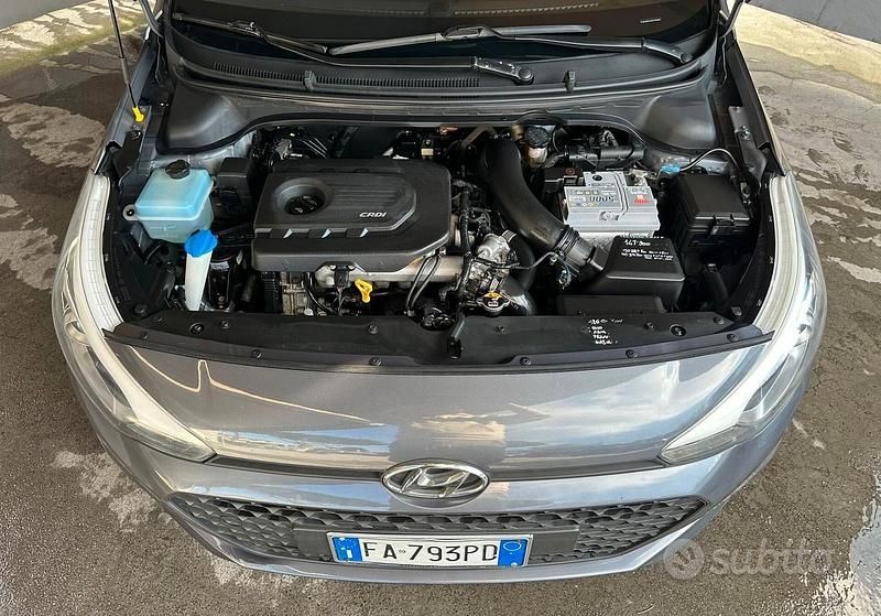 Usata Hyundai i20 Style 74 CV (54 kW) 2015 Grigio Berlina