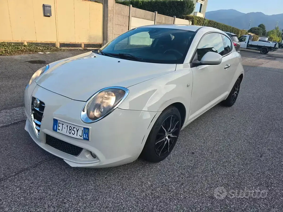 Usata Alfa Romeo MiTo Distinctive 85 CV (62 kW) 2015 Beige Utilitaria