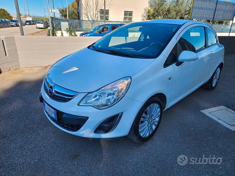 Usata Opel Corsa 85 CV (62 kW) 2011 Bianco Utilitaria