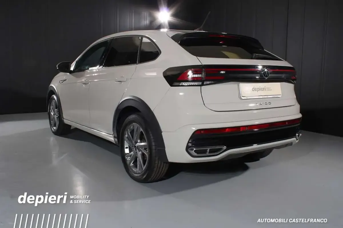 Usata VW Taigo R-line 150 CV (110 kW) 2022 Grigio SUV
