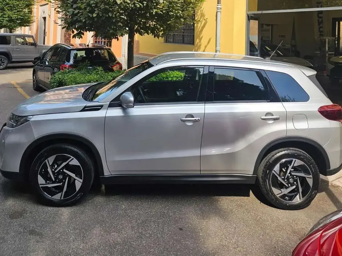 Usata Suzuki Vitara 129 CV (94 kW) 2026 Argento new york metallizzato SUV