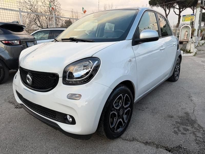 Usata Smart ForFour 70 CV (51 kW) 2017 Bianco Utilitaria