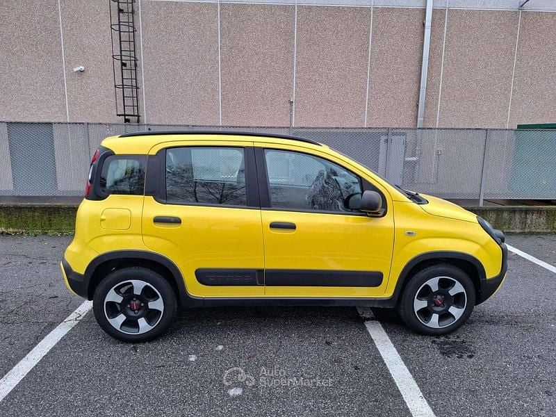 Usata Fiat Panda Cross Cross 69 CV (50 kW) 2020 Giallo Utilitaria