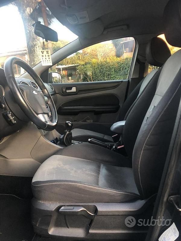 Occasion Ford Focus 109 ch (80 kW) 2010 Gris Break