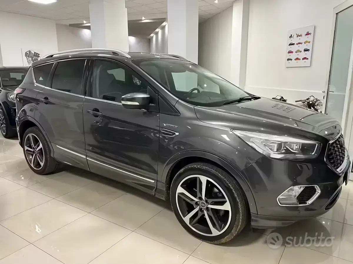 Usata Ford Kuga Vignale 150 CV (110 kW) 2017 Grigio SUV