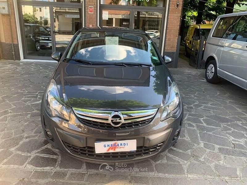 Usata Opel Corsa Edition 86 CV (63 kW) 2014 Grigio Utilitaria