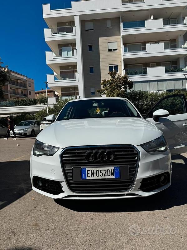 Usata Audi A1 Ambition 90 CV (66 kW) 2012 Bianco Utilitaria