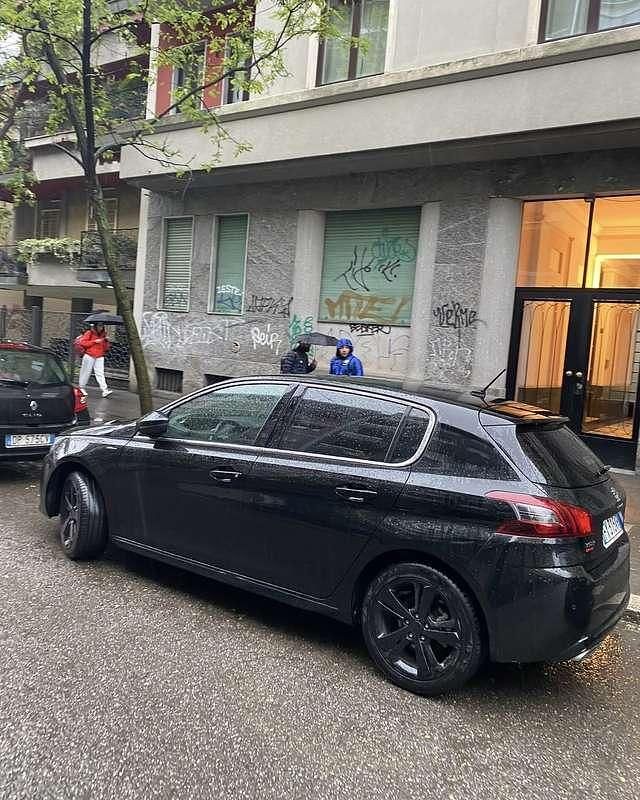Usata Peugeot 308 GT-line 131 CV (96 kW) 2019 Nero Berlina
