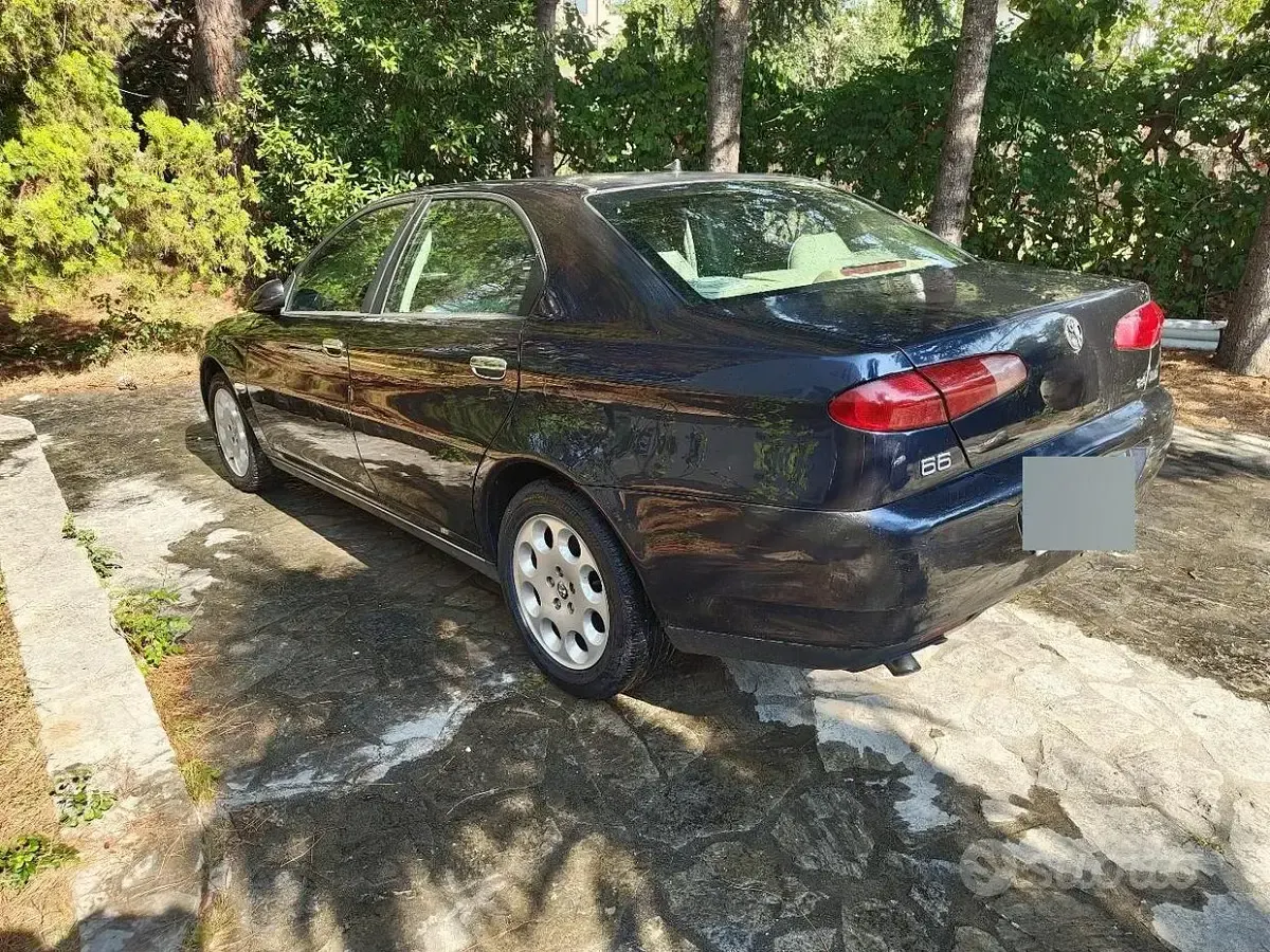 Usata Alfa Romeo 166 Distinctive 150 CV (110 kW) 2002 Bluazzurro Berlina