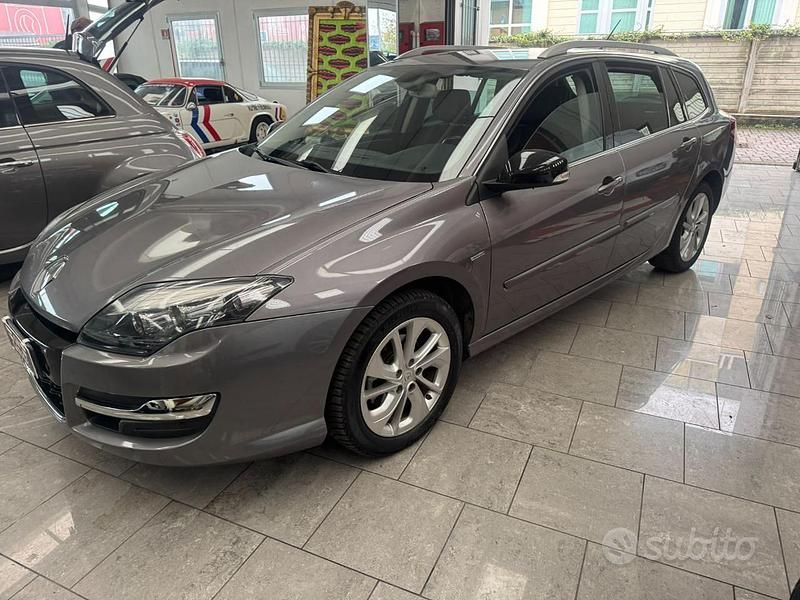 Grigio(met.) Usata 2015 Renault Laguna III LIMITED Station wagon | 7900 € (Cara) - Immagine 1/4