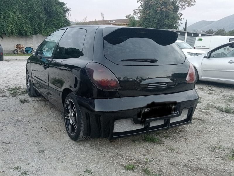 Usata Fiat Bravo 103 CV (75 kW) 1997 Nero Utilitaria
