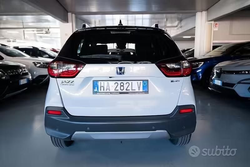 Usata Honda Jazz 107 CV (78 kW) 2025 Grigio Utilitaria