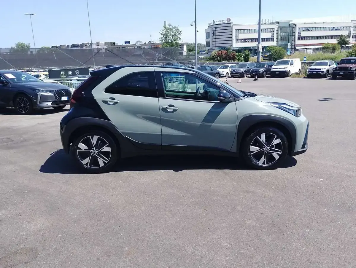 Nuova Toyota Aygo X 92 CV (67 kW) 2026 Nero SUV