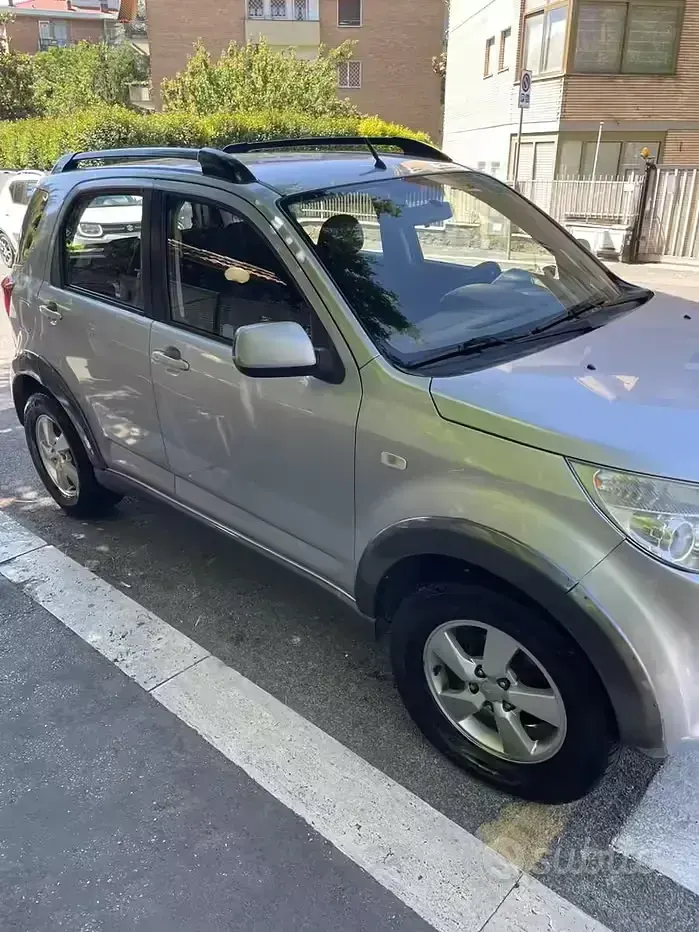 Usata Daihatsu Terios 105 CV (77 kW) 2007 Grigio SUV