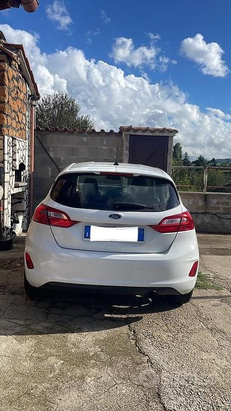 Usata Ford Fiesta 86 CV (63 kW) 2019 Bianco Utilitaria