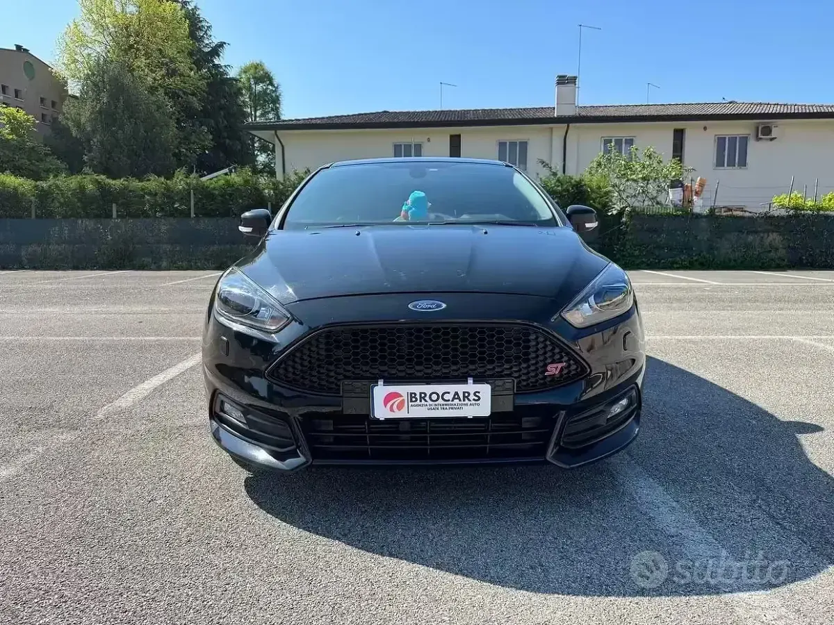 Usata Ford Focus ST 185 CV (136 kW) 2017 Nero Berlina