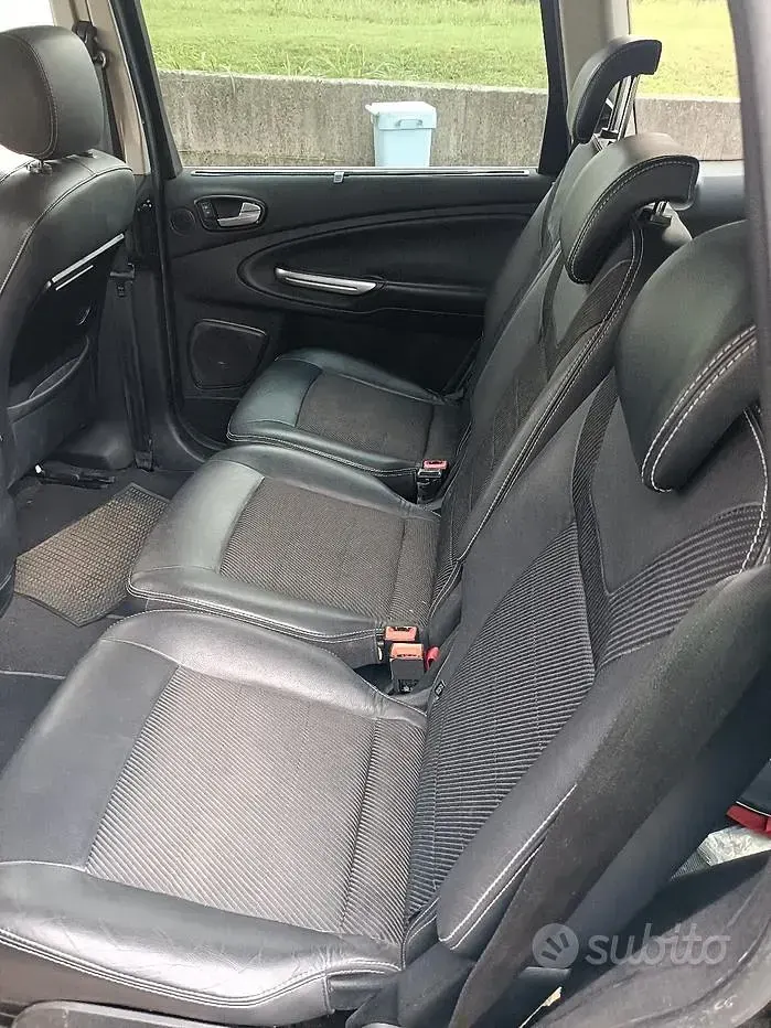 Usata Ford S-MAX Titanium 115 CV (84 kW) 2010 Nero Monovolume