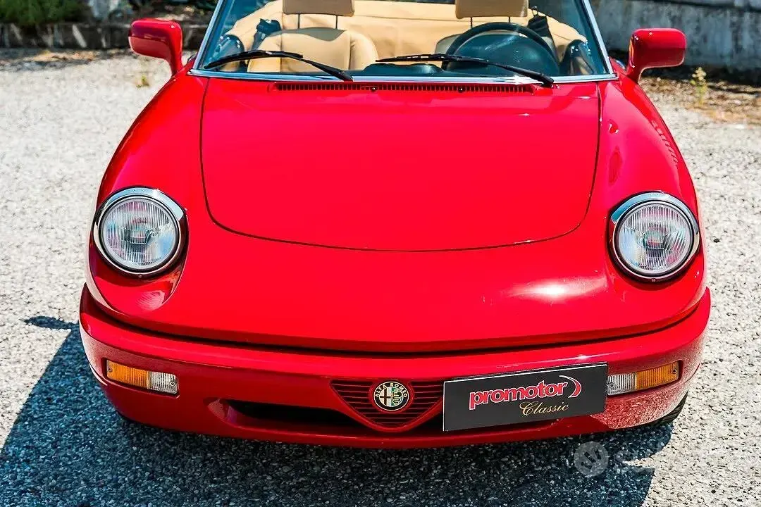 Usata Alfa Romeo Spider 106 CV (77 kW) 1990 Rosso Cabrio