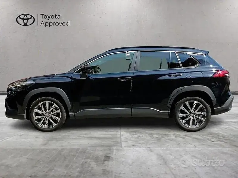 Usata Toyota Corolla Cross Lounge 197 CV (144 kW) 2023 Nero SUV