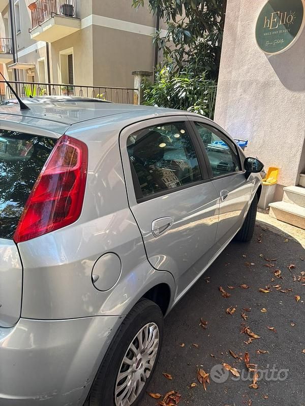 Usata Fiat Punto 77 CV (56 kW) 2009 Grigio Utilitaria