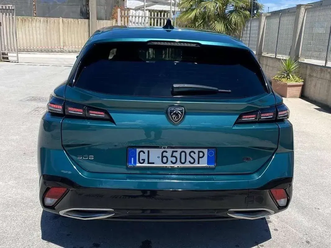 Usata Peugeot 308 SW Allure 131 CV (96 kW) 2022 Verde Station wagon