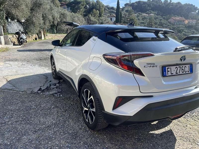 Usata Toyota C-HR 122 CV (89 kW) 2017 Bianco SUV