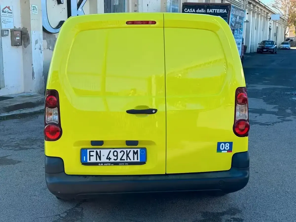 Usata Peugeot Partner Tepee Active 99 CV (72 kW) 2018 Giallo Monovolume