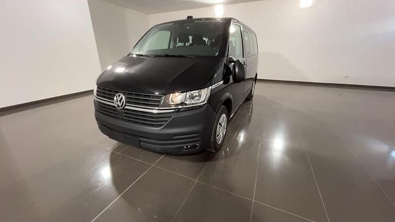 Usata VW Caravelle 150 CV (110 kW) 2023 Deep black perlato Monovolume
