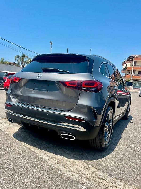 Usata Mercedes GLA200 Premium 149 CV (109 kW) 2022 Grigio SUV